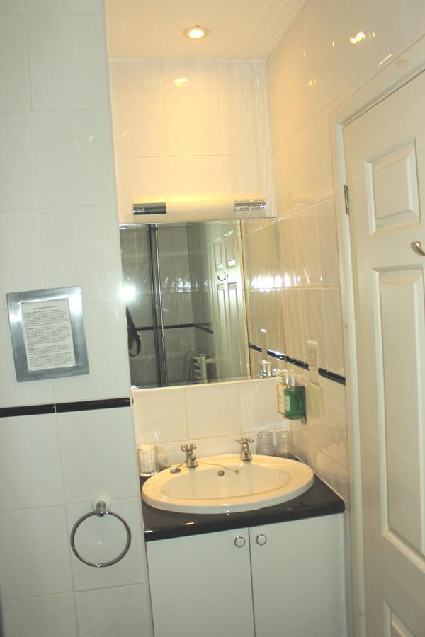 แอบบีย์ เกสท์เฮาส์ Hotel Abingdon-on-Thames ภายนอก รูปภาพ